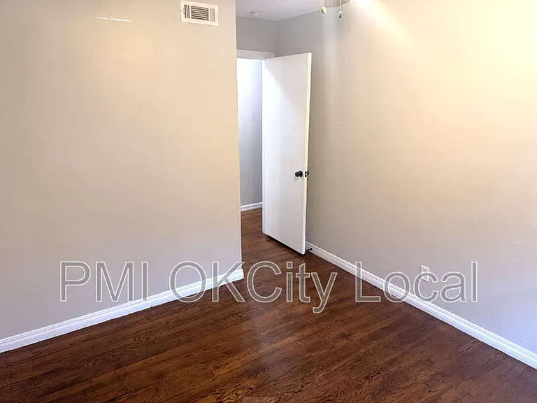 3025 NW 67th St — Photo 18