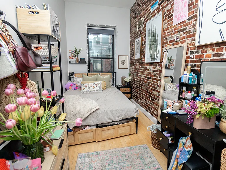 37 Temple Pl — Photo 8