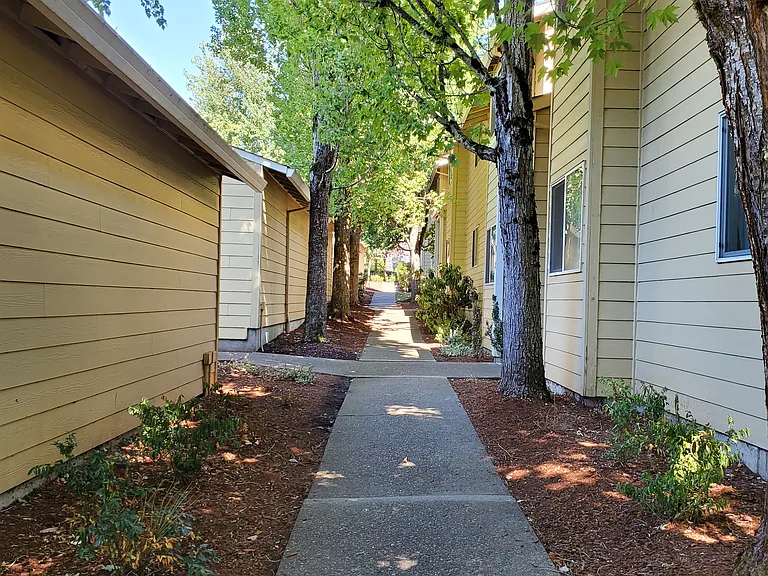 Wellington Estates — Photo 7