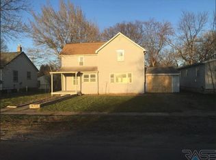504 S Main St, Lennox, SD 57039