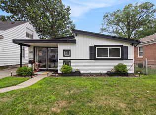 1114 E Meyers Ave, Hazel Park, MI