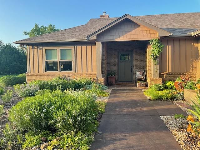 1st image of 1004 N Craft Rd