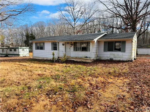 738 Roundabout Rd, Louisa, VA 23093