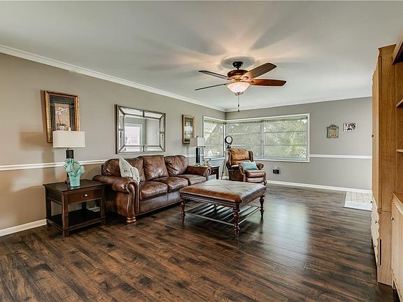 4th image of 5925 18th St N APT 10