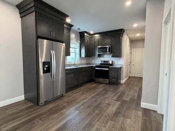 314 Dartmouth St #1, New Bedford, MA 02740