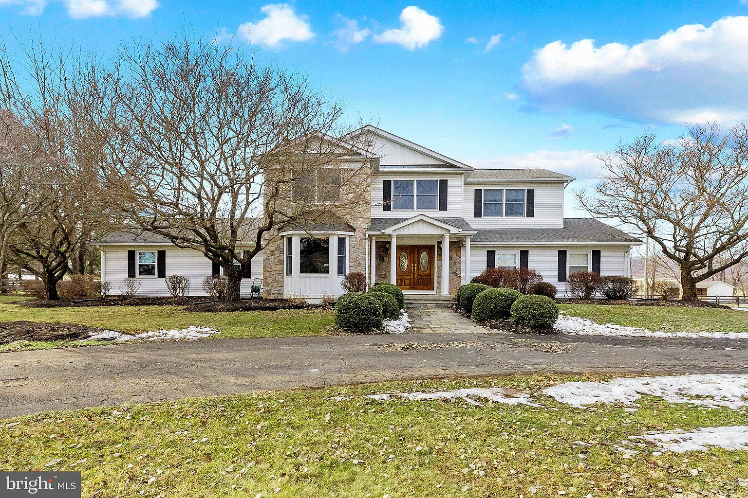 15685 Edgegrove Rd photo 1