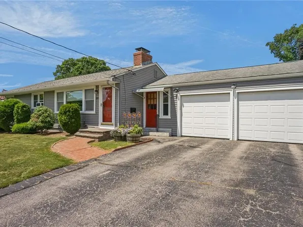 203 Garden Hills Dr, Cranston, RI 02920