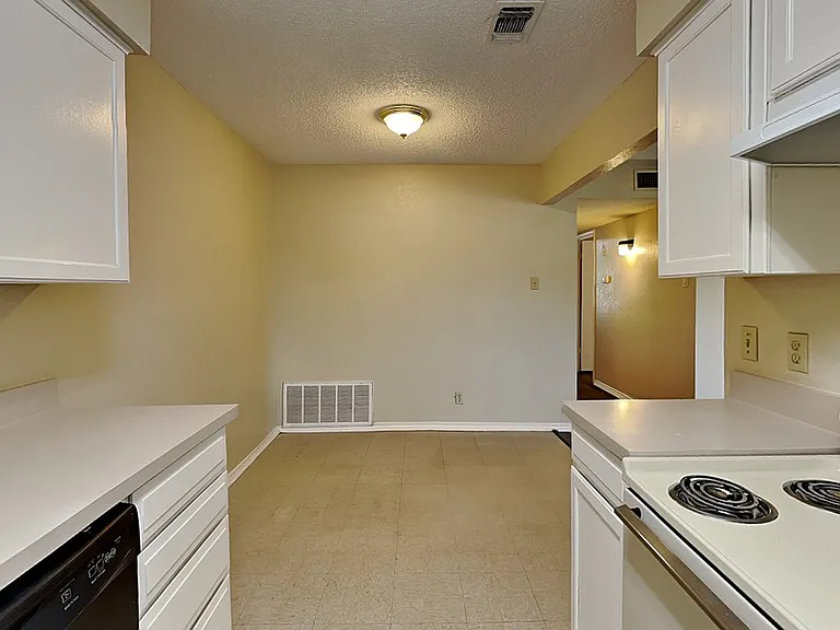 836 White Rock St — Photo 5