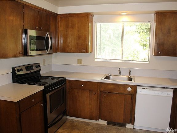 4th image of 419 156th Pl NE