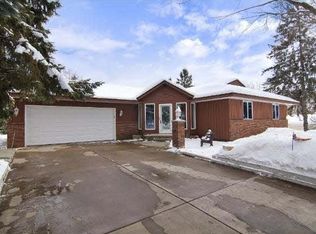 974 Kohlman Ln, Saint Paul, MN 55109