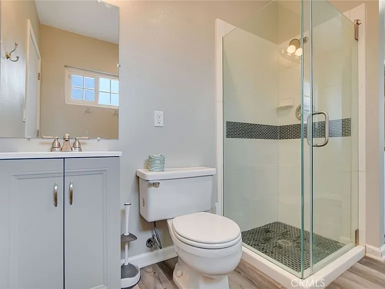 1015 E Walnut Ave — Photo 24