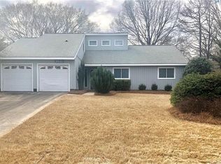 9532 Fairway Ridge Rd, Charlotte, NC 28277