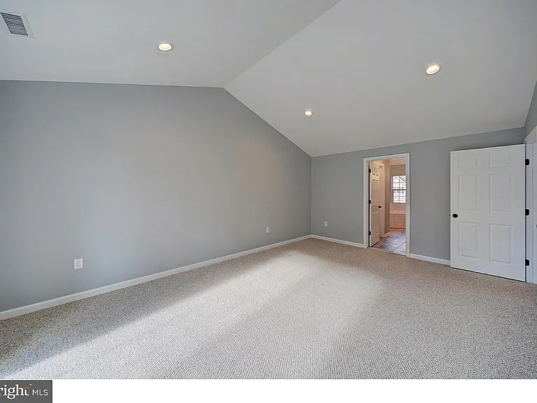 616 Pebble Creek Ct — Photo 16