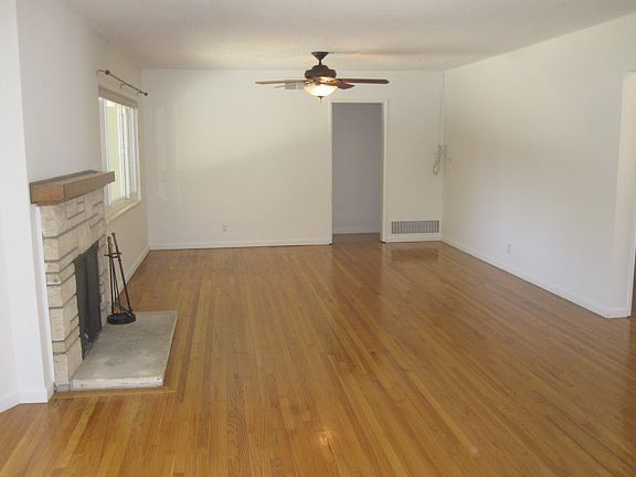 2nd image of 1413 N Mountain Ave
