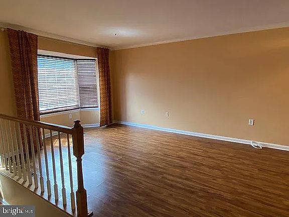 5th image of 13037 Silver Maple Ct