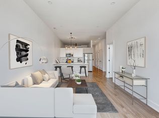 3312 N Halsted St #4F, Chicago, IL 60657