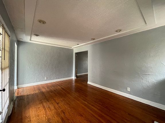 5th image of 6823 Bartmer Ave