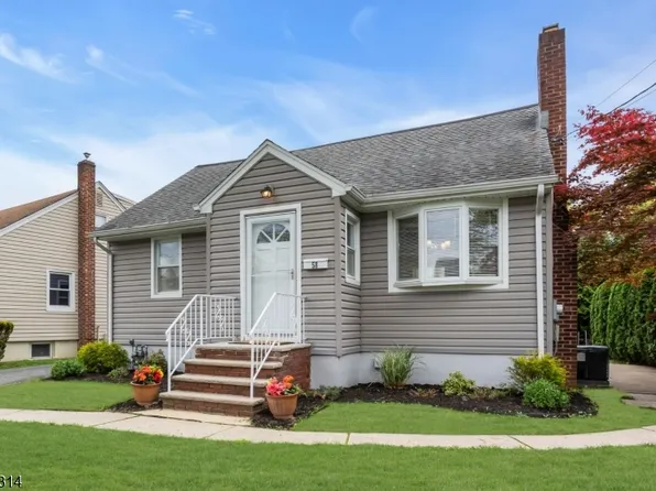 58 Locust Dr, Kenilworth Boro, NJ 07033