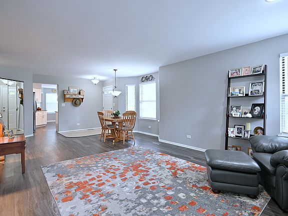5th image of 2136 Camden Ln #2136