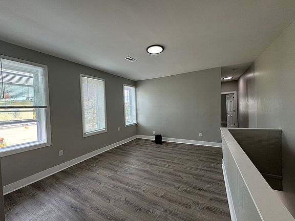4th image of 1825 River Ave