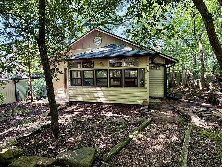 416 E Huntsville Rd — Photo 17