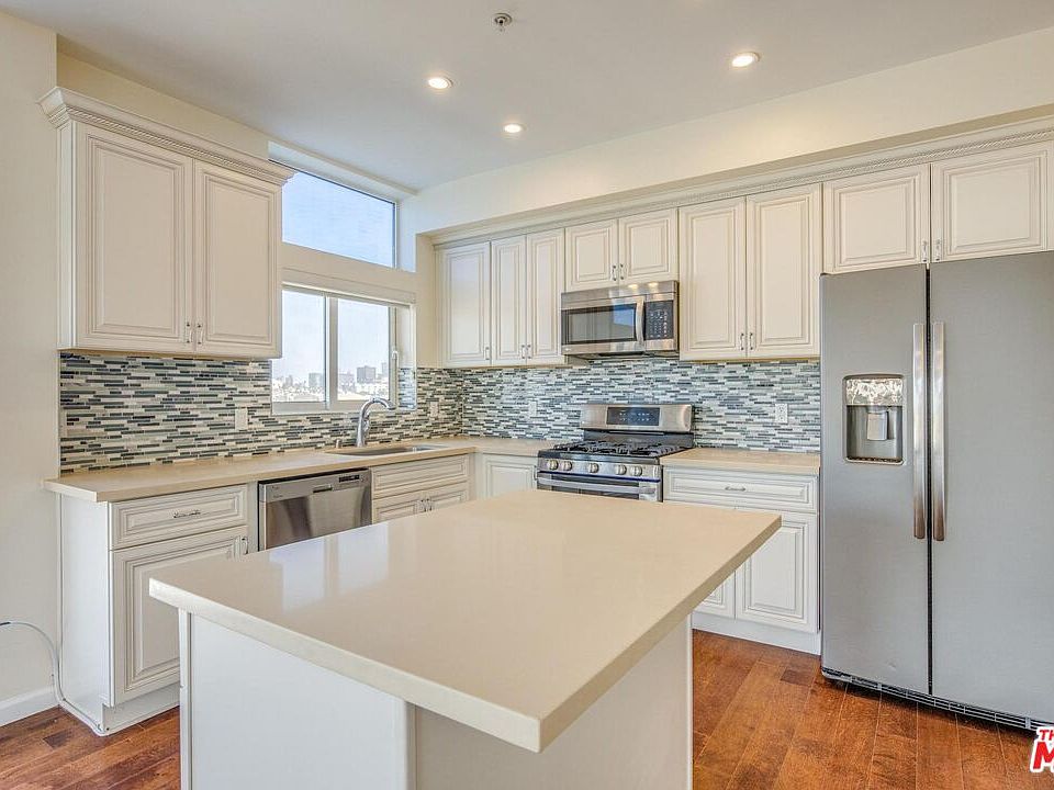 1st image of 155 S Oxford Ave #506