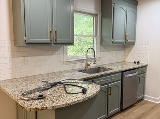 6227 King George Dr, Charlotte, NC 28213