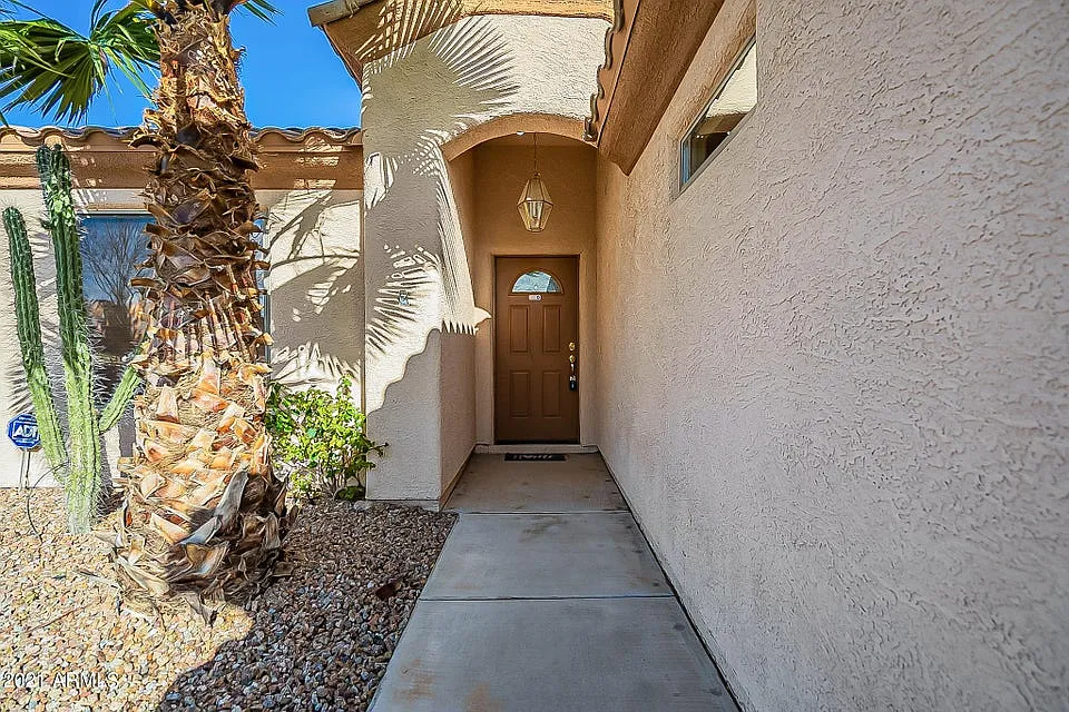 3 bed, 1.5 bath, 1321 sqft, $1,900 — Photo 4