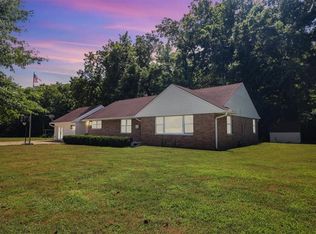 7000 NW Waukomis Dr, Kansas City, MO 64151