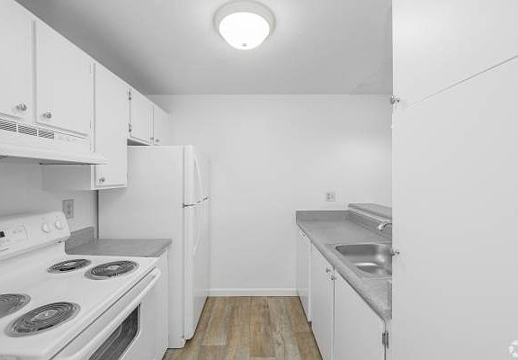4th image of 9803 S 248th St #1b3962c1e