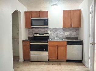 1208 S Taylor Rd APT D, Seffner, FL 33584