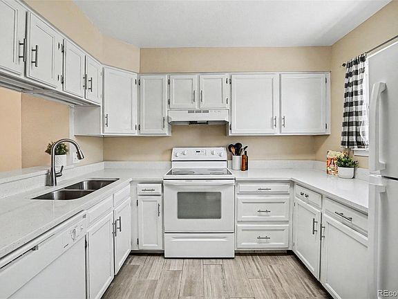 5th image of 1811 S Quebec Way #240
