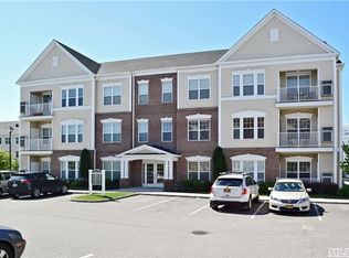 737 Kirkland Ct, Central Islip, NY 11722