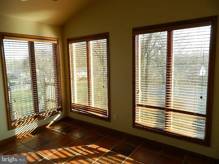 1301 Colonial Club Dr — Photo 13