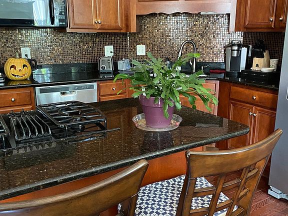 5th image of 22024 Avonworth Sq