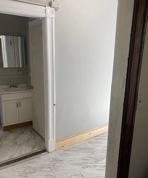 54 Oxford St #3 — Photo 8