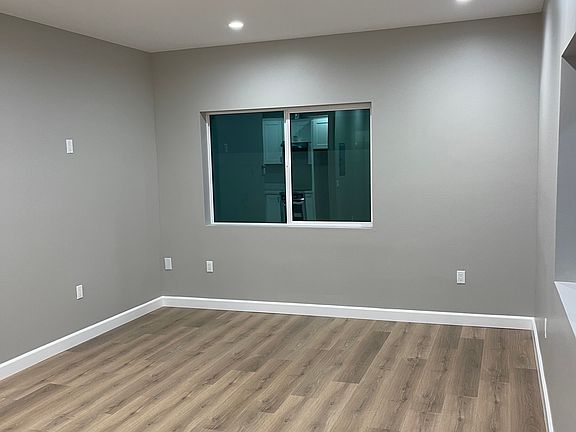 3rd image of 6250 Tujunga Ave #6246