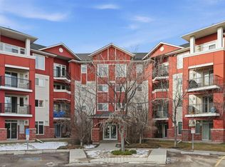 156 E Country Village Cir NE #114, Calgary, AB T3K 0E5