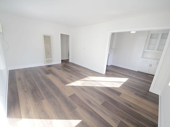 3rd image of 7021-7089 W Manchester Ave #7085