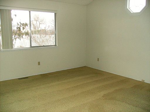 5th image of 711 S Gaylord Pl