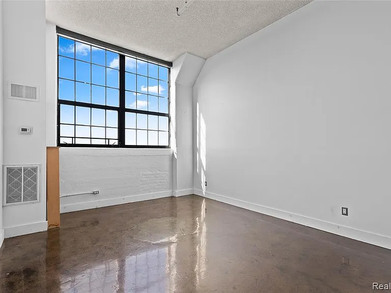 6533 E Jefferson Ave #604 — Photo 4