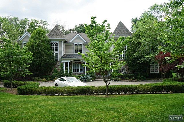 1st image of 120 Briarwood Ave