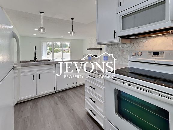 3rd image of 5516 114th Street Ct SW