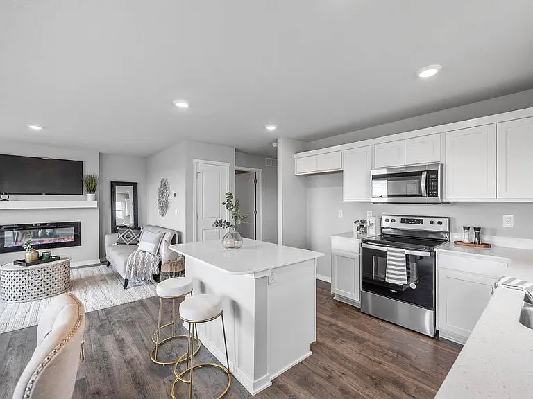 7806 N 95th Ave — Photo 5