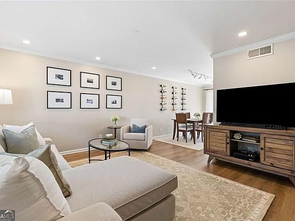 4th image of 136 Peachtree Memorial Dr NW #1-VA