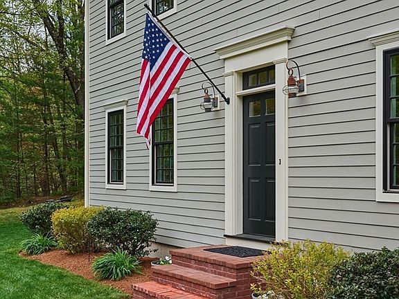 4th image of 246 Hadley St