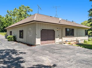 605 Golf Rd, Lapeer, MI 48446
