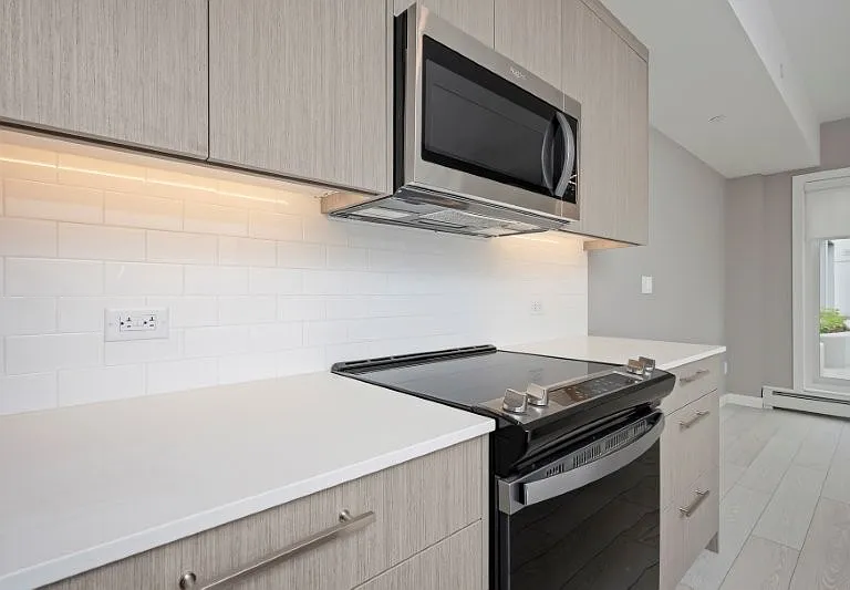 310 15th Ave SW #106 — Photo 42