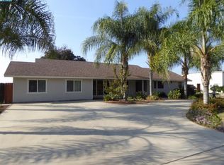 1453 N Belmont Rd, Exeter, CA 93221