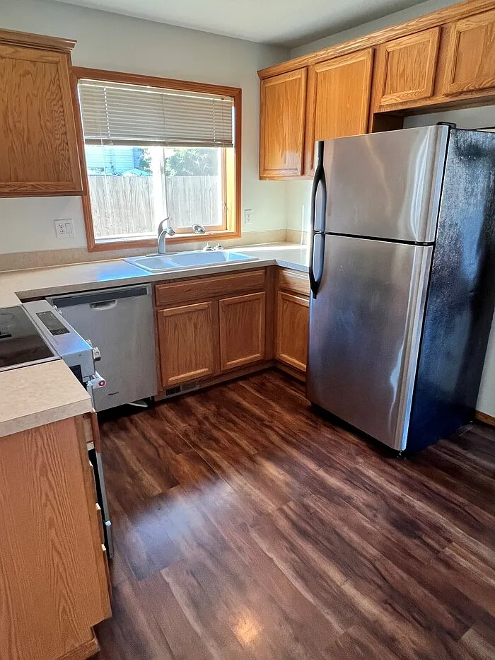 3 bed, 2.5 bath, 1425 sqft, $2,495 — Photo 3